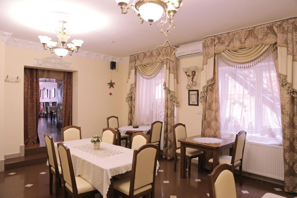 Gracia Hotel Berehove  Luaran gambar