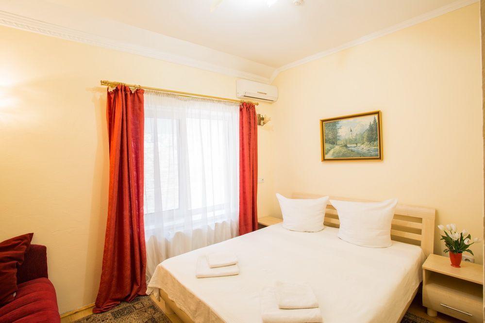 Gracia Hotel Berehove  Luaran gambar