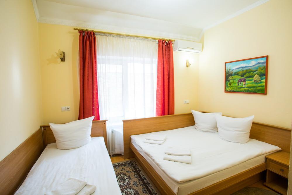 Gracia Hotel Berehove  Luaran gambar